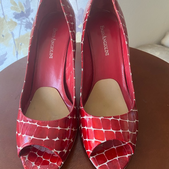 Bright Red Heels - Picture 1 of 9